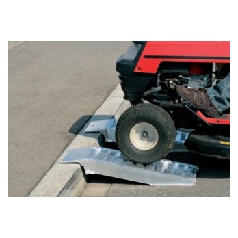Paire de Rampes de chargement trottoirs 800x245 mm charge 1500 kg / unité
